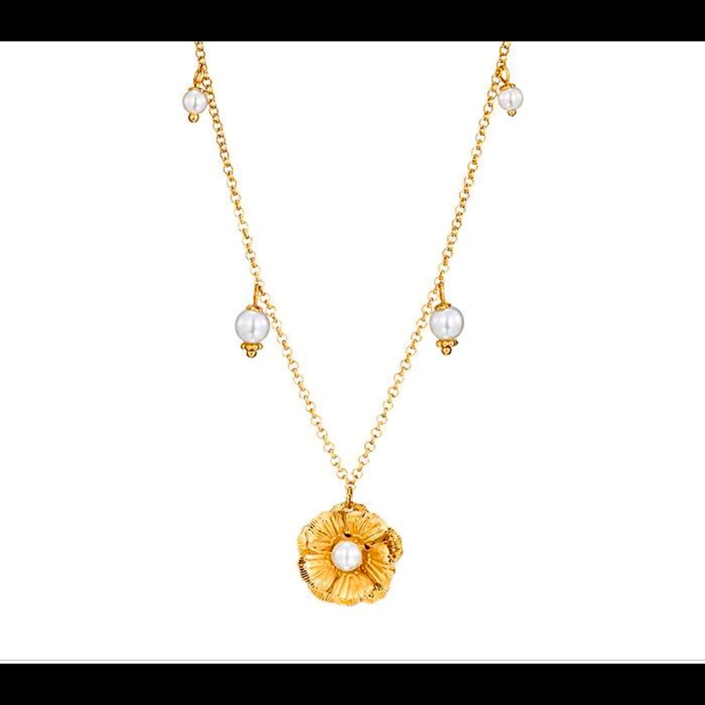 Avon elegance flower pendent with luxes look pearl accents
